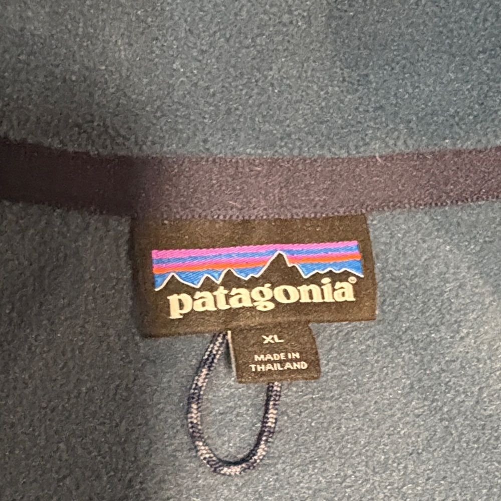 Patagonia Teal and Navy Fleece Jacket - Picture 2 of 5